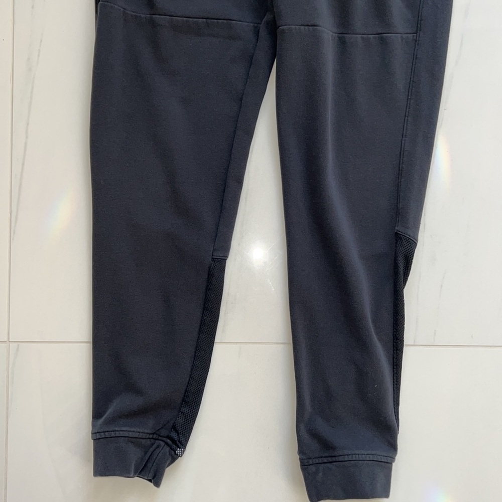 Black Under Armour Sweatpants with Mesh and Logo on Back of Leg Size M - Picture 3 of 7